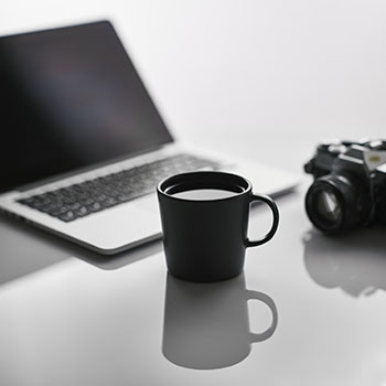 爱游戏智能平台-新星崛起！年轻球员在德甲赛场大放异彩，德甲球员年龄限制